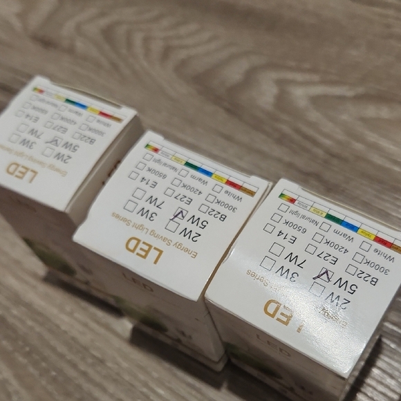 LED Energy Saving Light Bulb - Picture 2 of 3